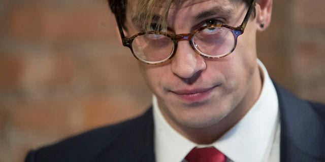Μάιλο Γιαννόπουλος: Πώς βρέθηκε στο κελί της ICE ο φανατικός “διώκτης μεταναστών”