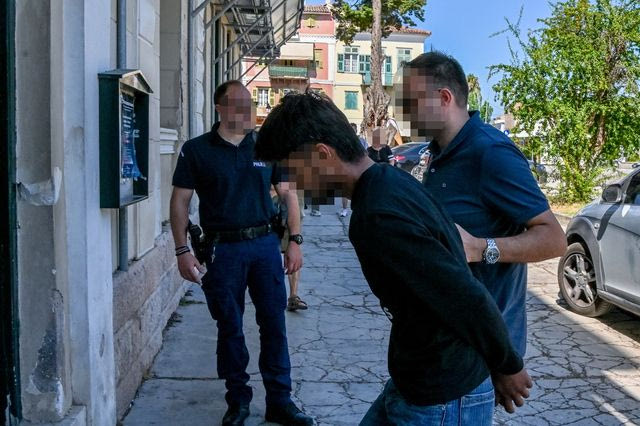 Ναύπλιο: Προφυλακίστηκαν οι δύο Ινδοί για τη δολοφονία του 58χρονου ψυχολόγου