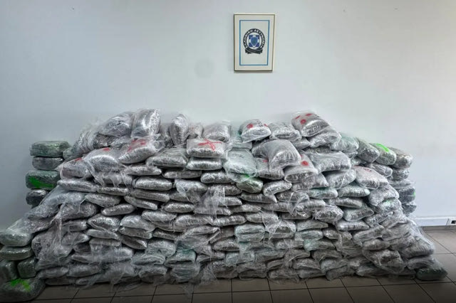 Έκρυβαν 324 κιλά κάνναβης μέσα σε ανακυκλώσιμα υλικά – Πάνω από 700.000 το κέρδος