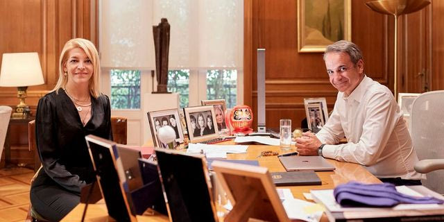 Συνάντηση Μητσοτάκη με την Αφροδίτη Νέστορα στο Μέγαρο Μαξίμου