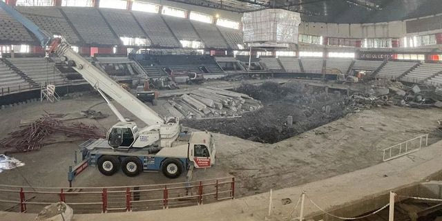 Αυτή είναι η εικόνα από το ΣΕΦ σήμερα – Τα τρυπάνια, οι μπουλντόζες και… ο πρόεδρος