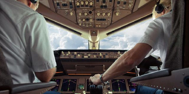 Air India: Πιλότος υπό την επήρεια κάνναβης έκανε ”βουτιά” 90 μέτρων σε πτήση – Τραυματίστηκαν επιβάτες