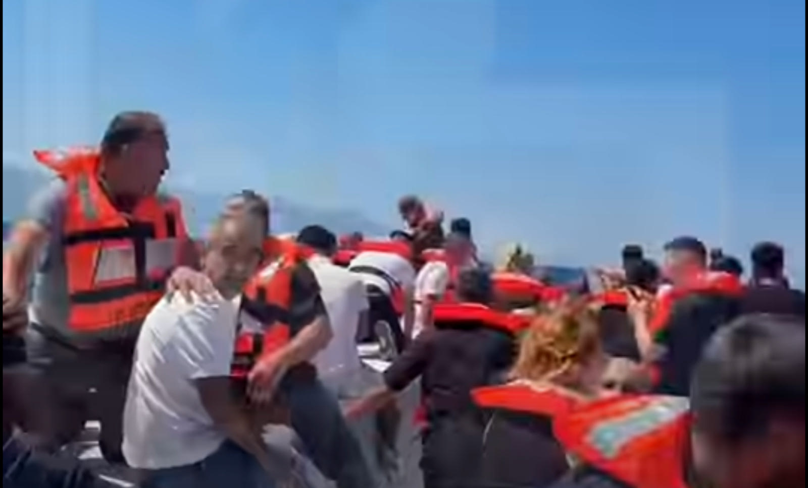 Πλοίο με 279 επιβάτες ανετράπη ανοιχτά της Κερύνειας - Σε εξέλιξη επιχείρηση διάσωσης