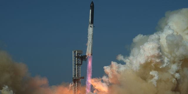 Πυραύλος της SpaceX συνετρίβη στη Σελήνη με ταχύτητα σχεδόν 9.000 χλμ/ώρα