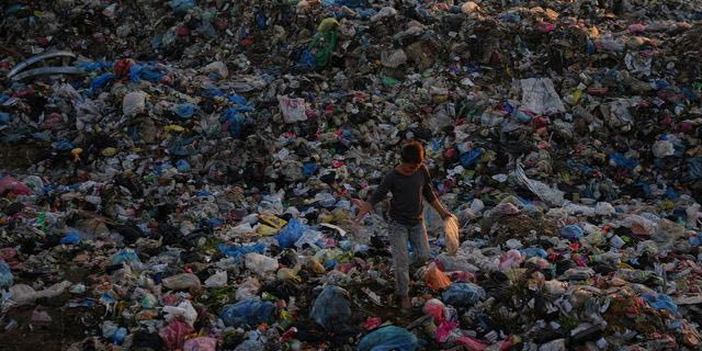 Γουινέα: Τριάντα νεκροί από κατολίσθηση σε χωματερή