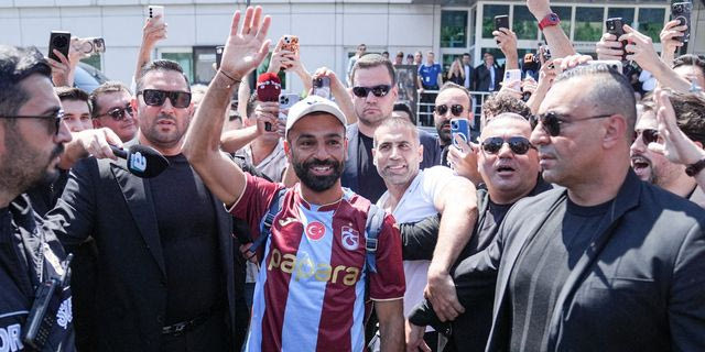 Χαμός στην άφιξη του Σαλάχ στην Τουρκία για λογαριασμό της Τραμπζονσπόρ