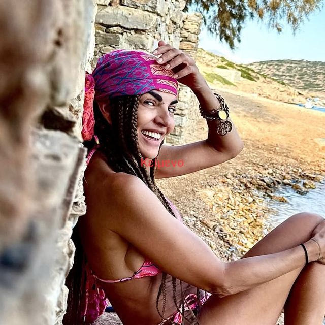 Μαρία Σολωμού: Διακοπές στην Αμοργό με την παρέα της