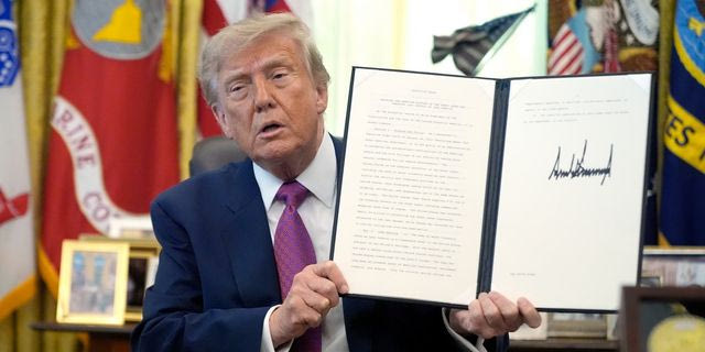 Ο Τραμπ υπέγραψε διάταγμα για μετονομασία της λίμνης Οντάριο σε “Λίμνη Αμερική”
