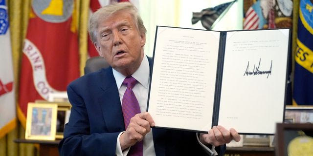 Ο Ντόναλντ Τραμπ υπέγραψε διάταγμα για τη μετονομασία της λίμνης Οντάριο