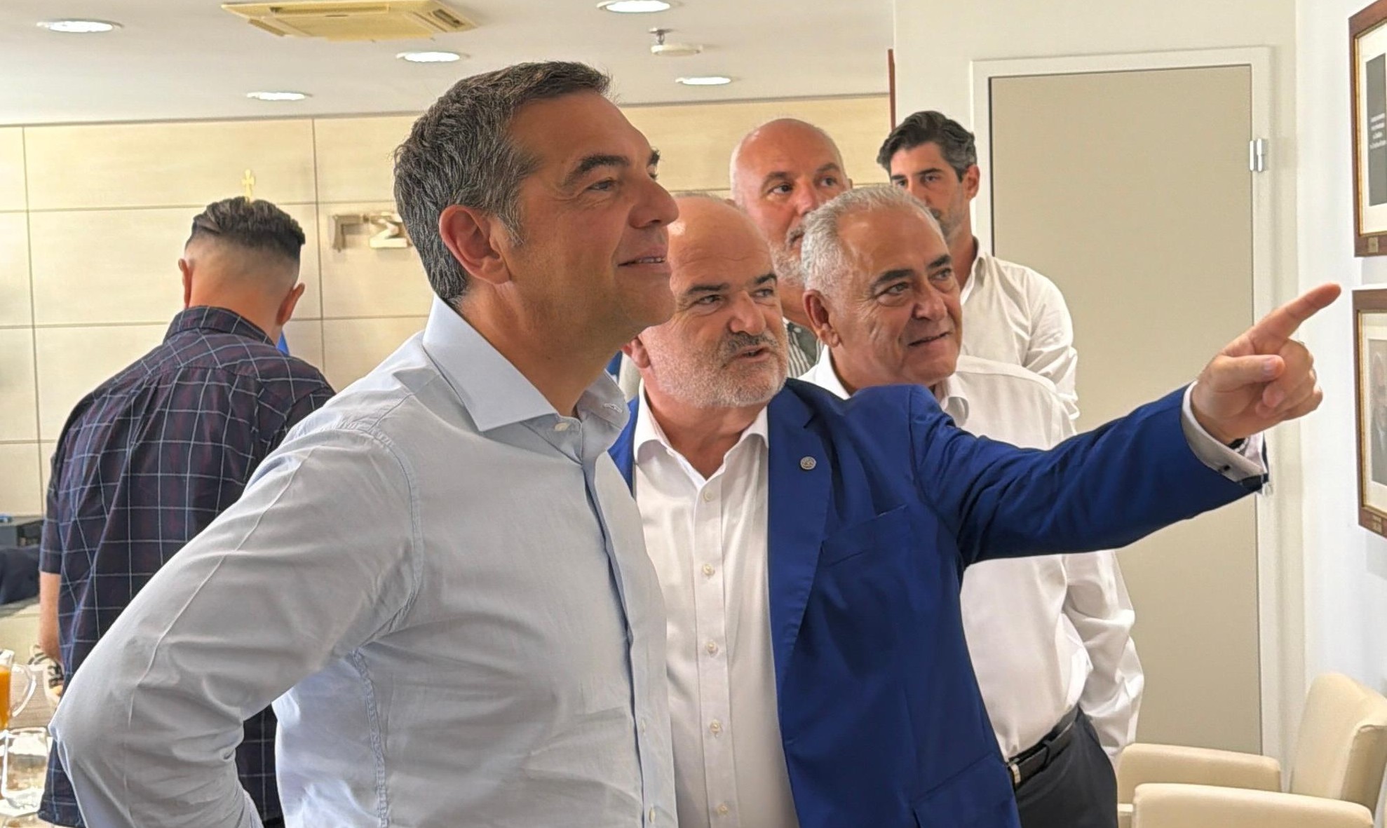 Συνάντηση Τσίπρα με τους προέδρους της ΓΣΕΒΕΕ και του Επαγγελματικού Επιμελητηρίου