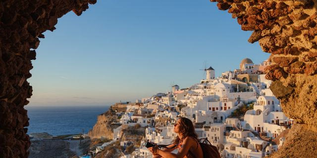 Τουρισμός: Καμπανάκι “πληθωρισμού” από τα έσοδα Ιουνίου