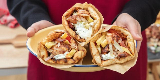 Σουβλατζήδες αποκαλύπτουν τα 5 μυστικά που δεν θέλουν να ξέρουμε
