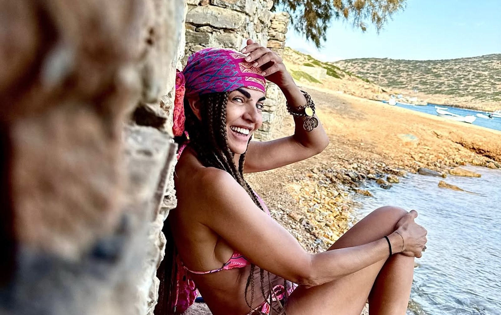 Μαρία Σολωμού: Διακοπές στην Αμοργό με την παρέα της