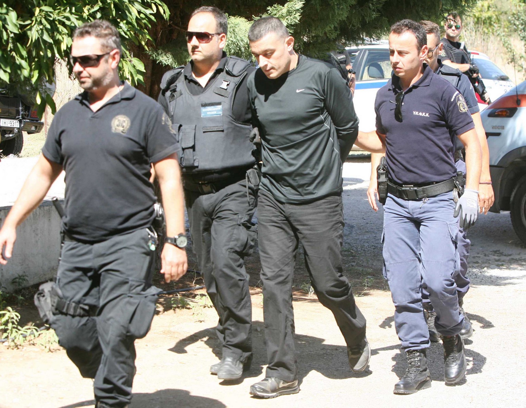 Άφαντος για τρίτη ημέρα ο Αλκέτ Ριζάι – Οι πυροβολισμοί στην Ανάβυσσο και το επεισόδιο στα Λεγραινά