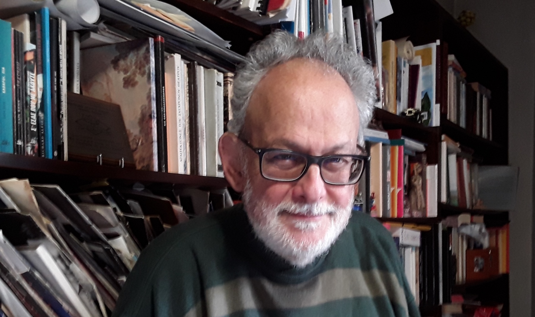 Γιάννης Παπάζογλου: Στις προθήκες βρίσκονται αναγνωρίσιμα τέρατα. Μήπως είναι ο καθρέφτης μας;