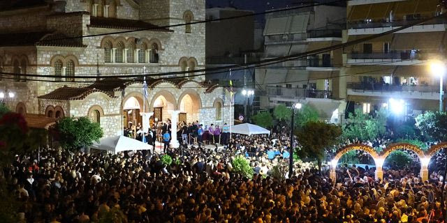 O Γιώργος Μαζωνάκης επιστρέφει για πάντα στην “παλιά του γειτονιά” – Κοσμοσυρροή στην αγρυπνία