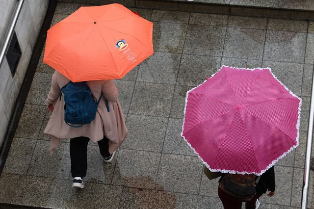 Καιρός: Νέες βροχές από την Τετάρτη – Το επίκεντρο, πώς θα επηρεαστεί η Αττική