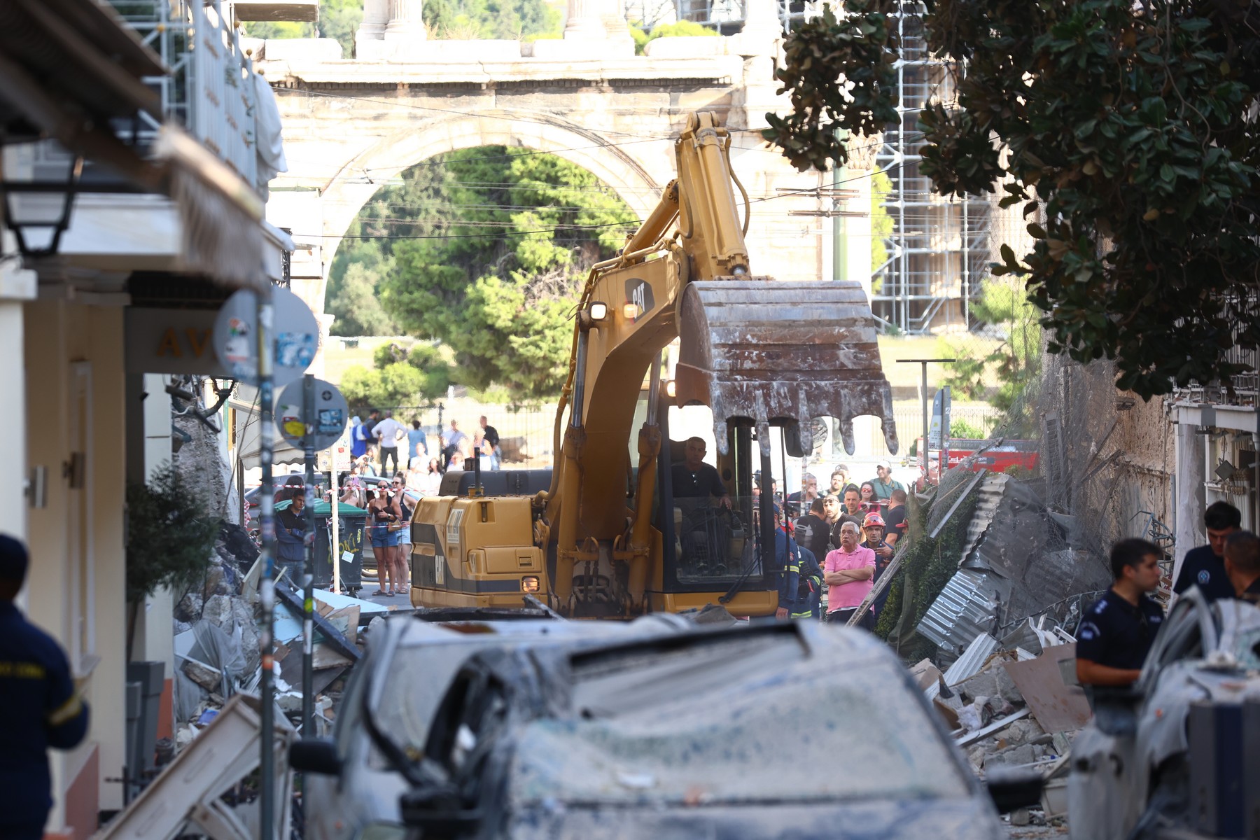 Έκρηξη στην Πλάκα: Νέες συγκλονιστικές μαρτυρίες - "Ακούστηκε πελώριο μπαμ, όλοι άρχισαν να ουρλιάζουν''