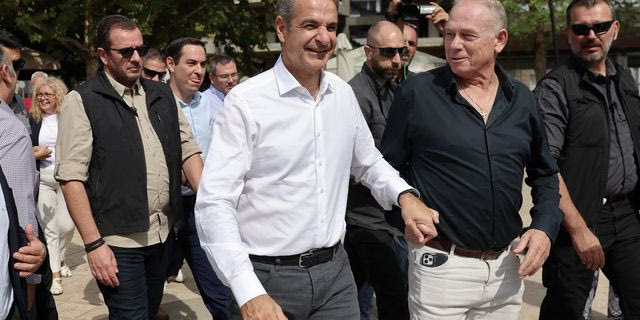 Στον Ασπρόπυργο ο Κ. Μητσοτάκης – Επίσκεψη σε Γυμνάσιο και επαφές με φορείς