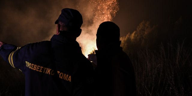 Υπό έλεγχο η φωτιά στον Ασπρόπυργο
