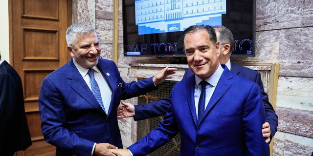 Ο υπουργός Υγείας Άδωνις Γεωργιάδης και ο πρόεδρος του ΙΣΑ Γιώργος Πατούλης