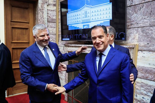 Ο υπουργός Υγείας Άδωνις Γεωργιάδης και ο πρόεδρος του ΙΣΑ Γιώργος Πατούλης