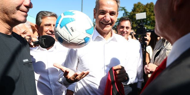 ΔΕΘ: Η βόλτα Μητσοτάκη, το τροχόσπιτο “των εκλογών” και ο Απόλλων Καλαμαριάς