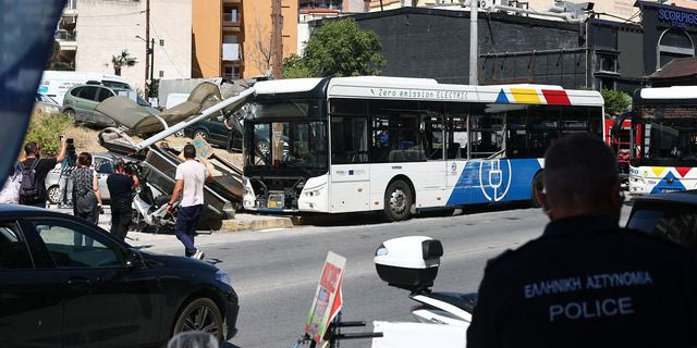 Θεσσαλονίκη -Τροχαίο στη Νεάπολη: Χειρουργήθηκε 21χρονη, εξιτήριο για τις δύο