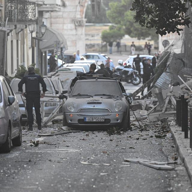“Σηκώθηκε το αυτοκίνητο στον αέρα” – Τι λέει ο οδηγός που περνούσε από το σημείο