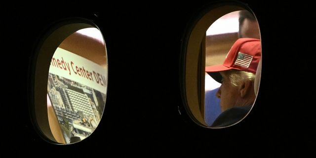 ΗΠΑ: Φωτογραφίες του Τραμπ εγείρουν ανησυχίες για κατεδάφιση του Κέντρου Κένεντι