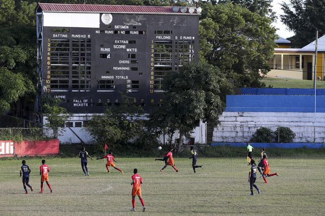 Πρωτοφανές σκηνικό στο Concacaf Nations League: Δύο κόκκινες κάρτες για τράβηγμα μαλλιών αντιπάλου