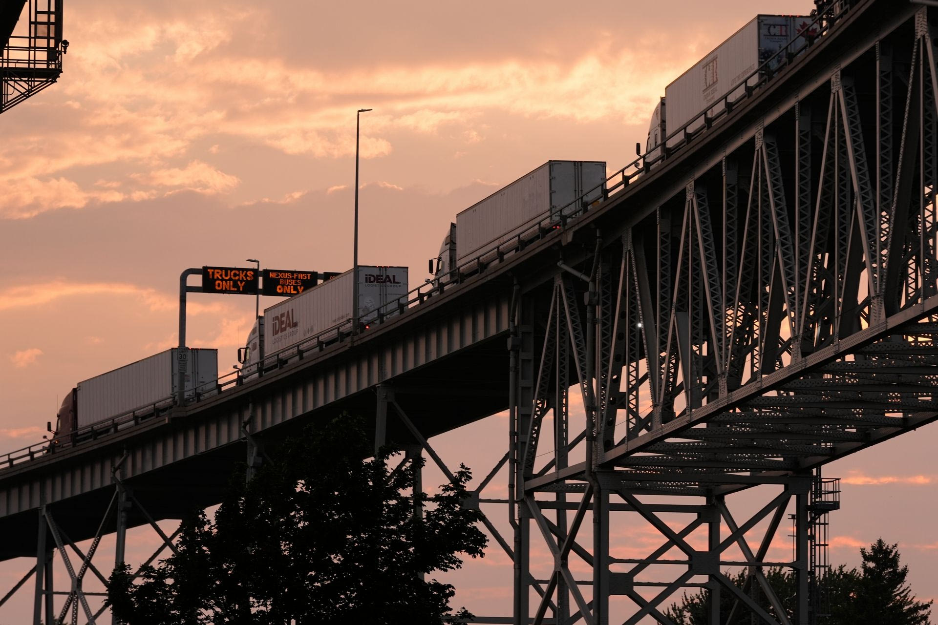 Η γέφυρα Gordie Howe International Bridge που ενώνει Καναδά με ΗΠΑ για εμπορικούς σκοπούς