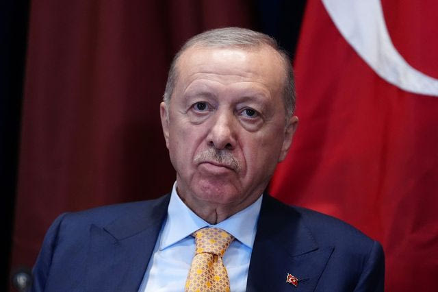 Ερντογάν: Συγκαλεί τους οικονομικούς επιτελείς για την κρίση των funds
