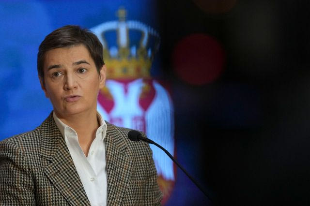 Σερβία: Υπηρεσιακή πρόεδρος η Άνα Μπρνάμπιτς μετά την παραίτηση Βούτσιτς