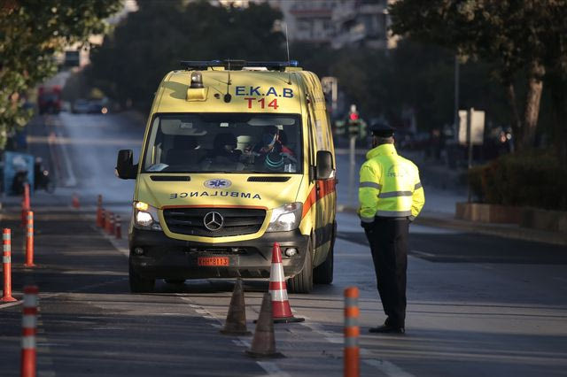 Μηχανή παρέσυρε ανδρόγυνο με παιδάκι στην Αλεξάνδρας – Τέσσερις τραυματίες