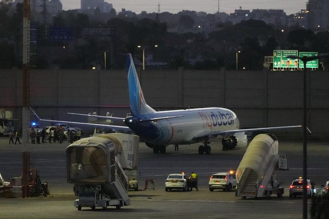 “Βρεθήκαμε σε μια ζώνη πολέμου” – Όσα έζησαν οι επιβάτες της πτήσης της Flydubai