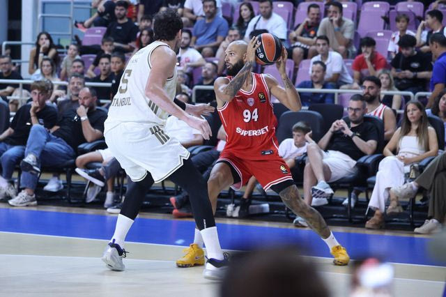 Ολυμπιακός – Φενέρμπαχτσε 82-77: Στον τελικό του IBT Crete οι ερυθρόλευκοι