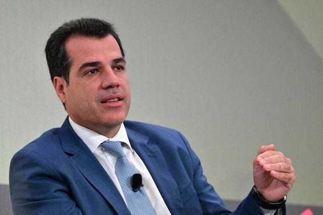 Πλεύρης: Καμία επαγγελματική συνεργασία με τον γιατρό του Μαζωνάκη
