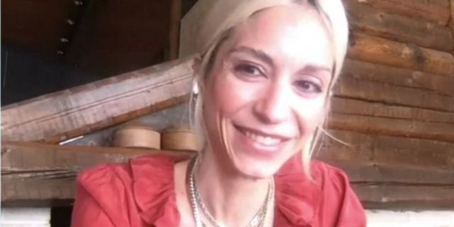 Σοφία Καρβέλα για Άννα Βίσση: “Το να μοιράζομαι εσένα και το θεϊκό σου χάρισμα με τον κόσμο ήταν μια πρόκληση”