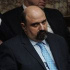 Η παραπομπή Τριαντόπουλου ξαναβάζει “φωτιά” στην πολιτική αντιπαράθεση