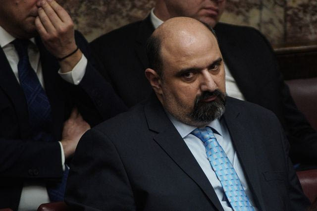 Η παραπομπή Τριαντόπουλου ξαναβάζει “φωτιά” στην πολιτική αντιπαράθεση