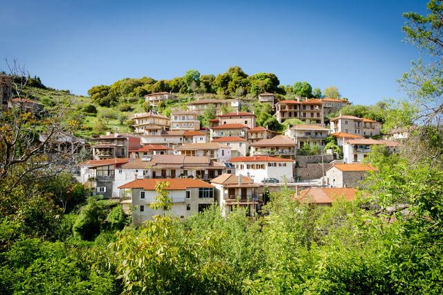 Αττική ή επαρχία: Aπόδοση, υπεραξία και η σύγκριση που δεν είναι ποτέ δίκαιη