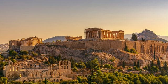 Όταν άναψαν τα “πρώτα φώτα” στην Αθήνα