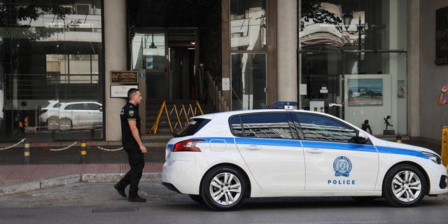 Συναγερμός στα δικαστήρια Πειραιά μετά από απειλητικό τηλεφώνημα για βόμβα