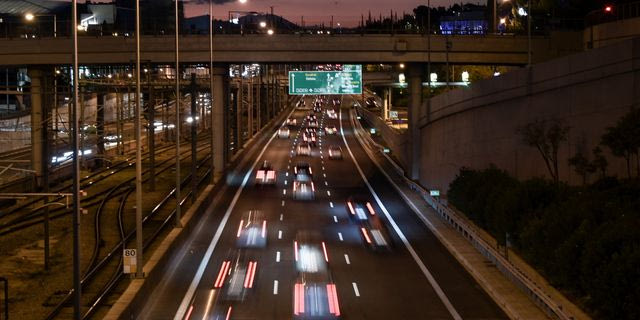 Η συνοδεία επιχειρηματία ενεπλάκη σε τροχαίο στην Αττική Οδό