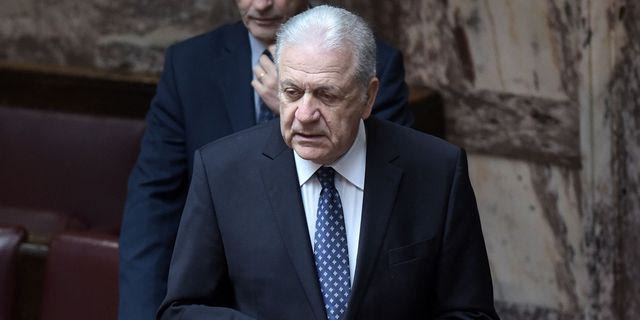 Qatargate: Ανακλήθηκε το ένταλμα σύλληψης Αβραμόπουλου – Εμφανίστηκε οικειοθελώς στο Βέλγιο