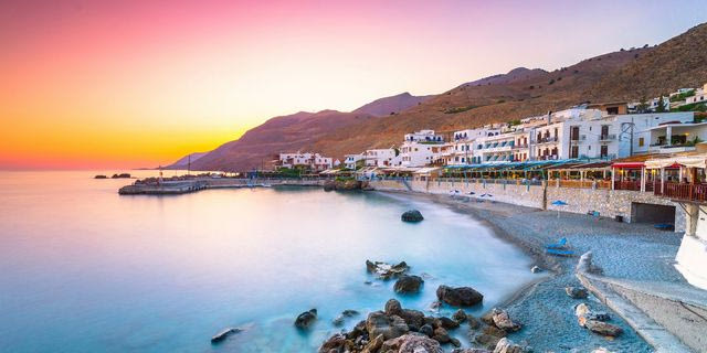 Σφακιά και Λουτρό: Η άγρια κομψότητα της Κρήτης