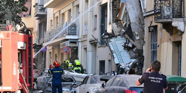 Διαλυμένο τοπίο: Οι πρώτες εικόνες από το σημείο της έκρηξης στην Πλάκα