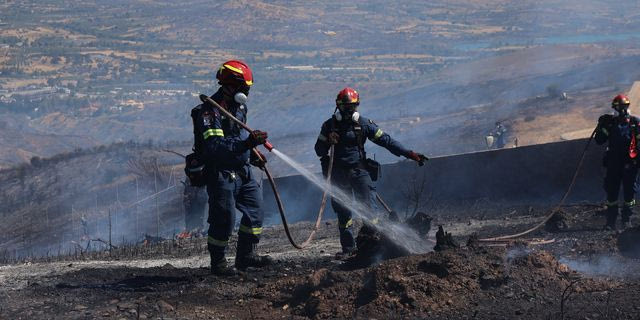 Σητεία: Βελτιωμένη η εικόνα της φωτιάς μετά από ολονύχτια μάχη