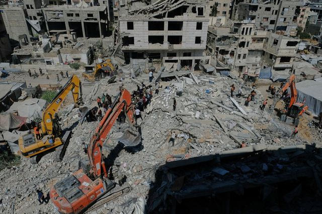 Γάζα: Τουλάχιστον 21 οι νεκροί από την κατάρρευση της εξαώροφης πολυκατοικίας